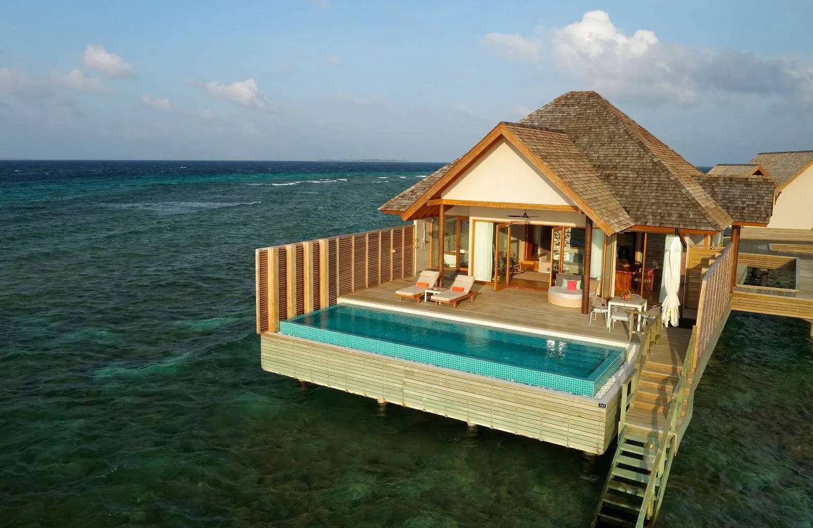 Emerald Faarufushi Resort & Spa 5*