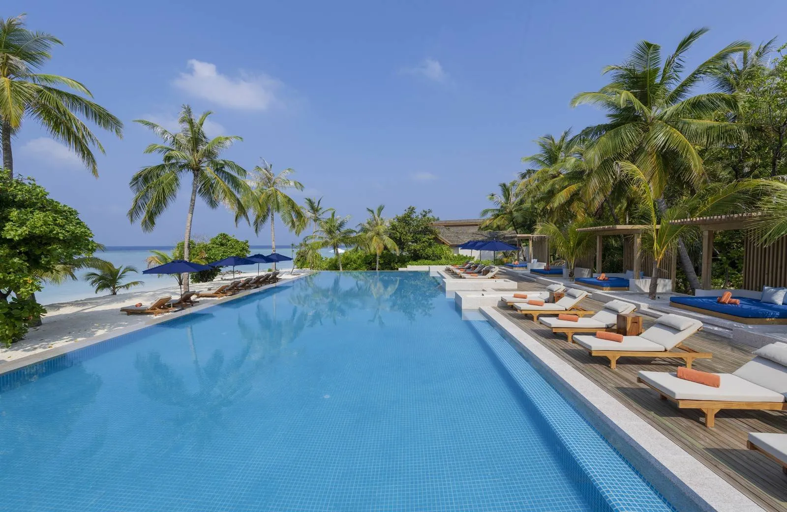 Emerald Faarufushi Resort & Spa 5*