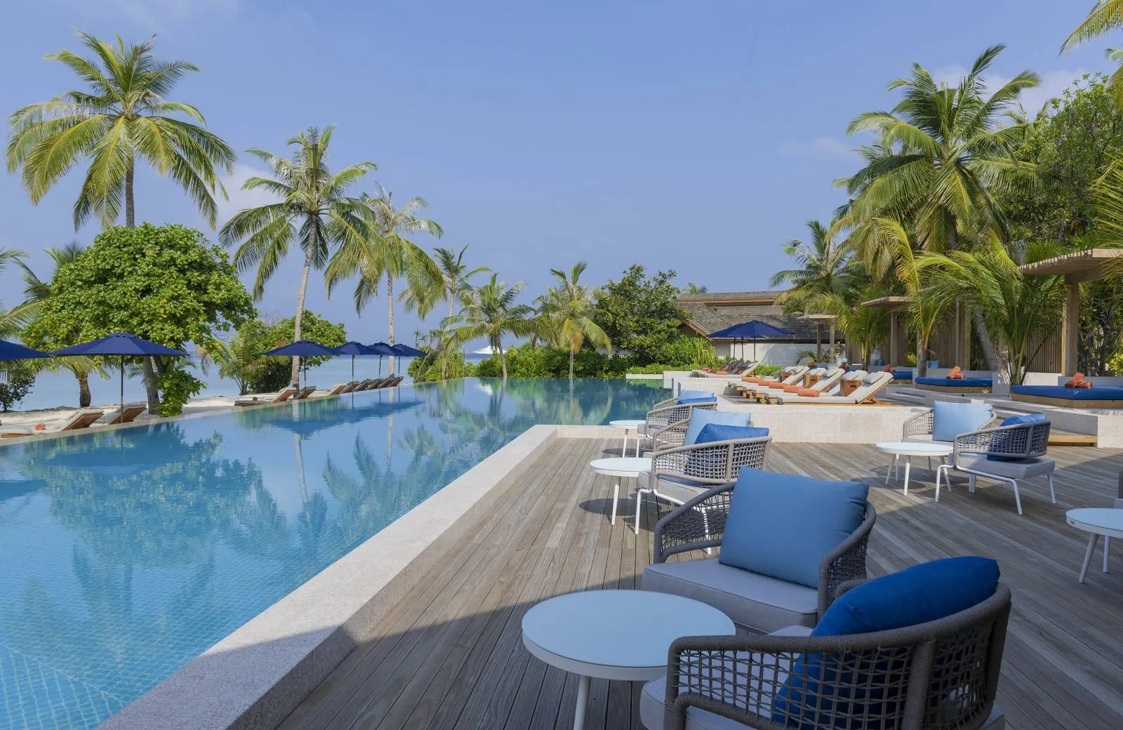 Emerald Faarufushi Resort & Spa 5*