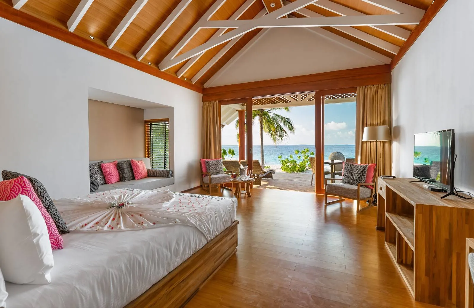 Kudafushi Resort & Spa 5*