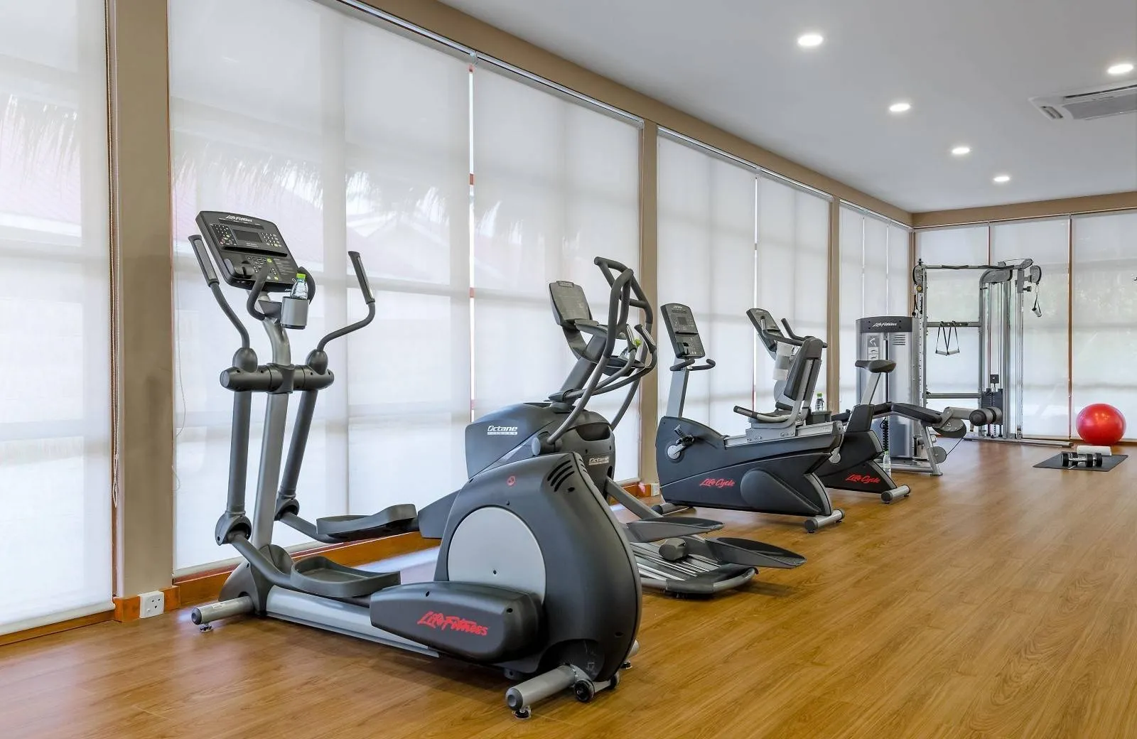 Kudafushi Resort & Spa 5*