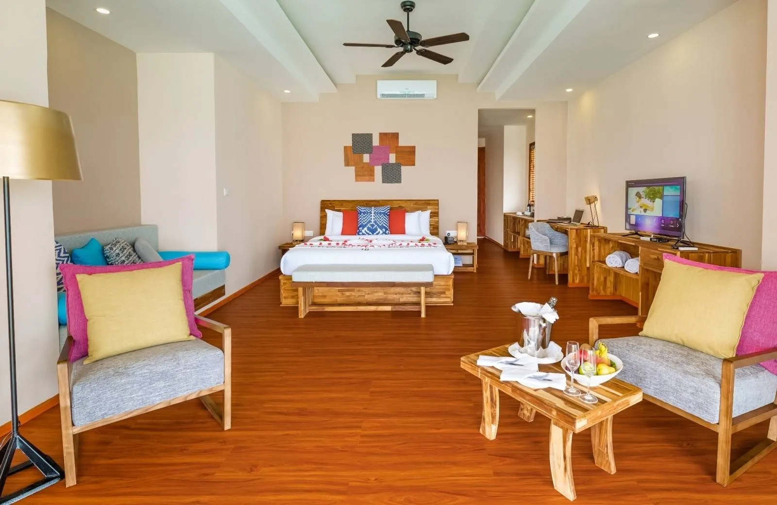 Kudafushi Resort & Spa