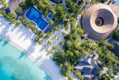 Meeru Island Resort & Spa 4*