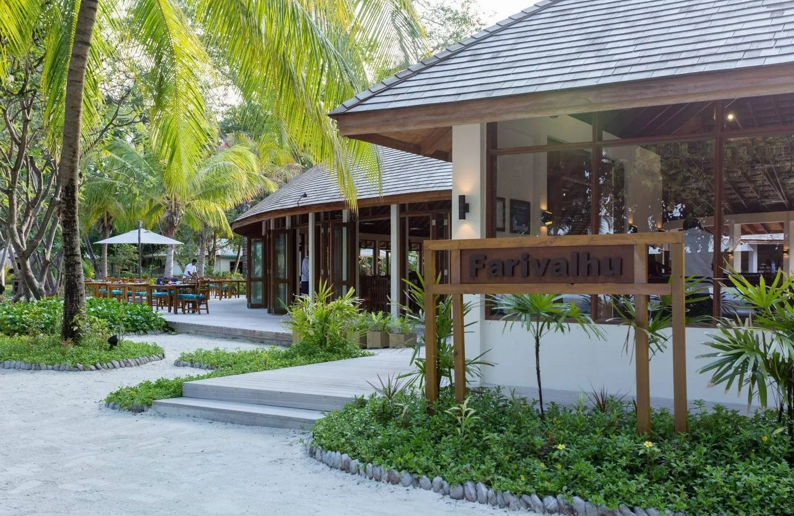 Meeru Island Resort & Spa 4*