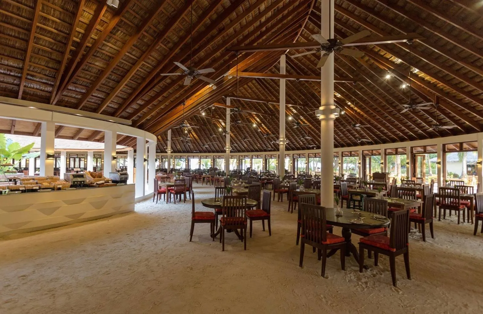 Meeru Island Resort & Spa 4*