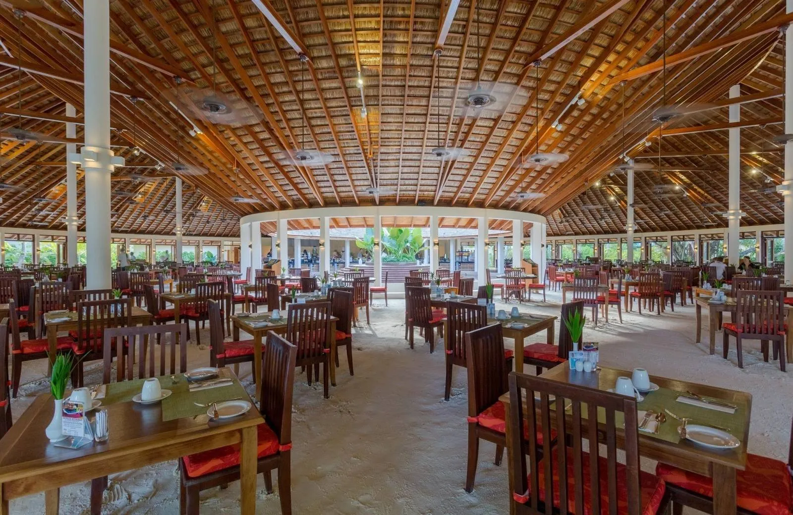 Meeru Island Resort & Spa 4*