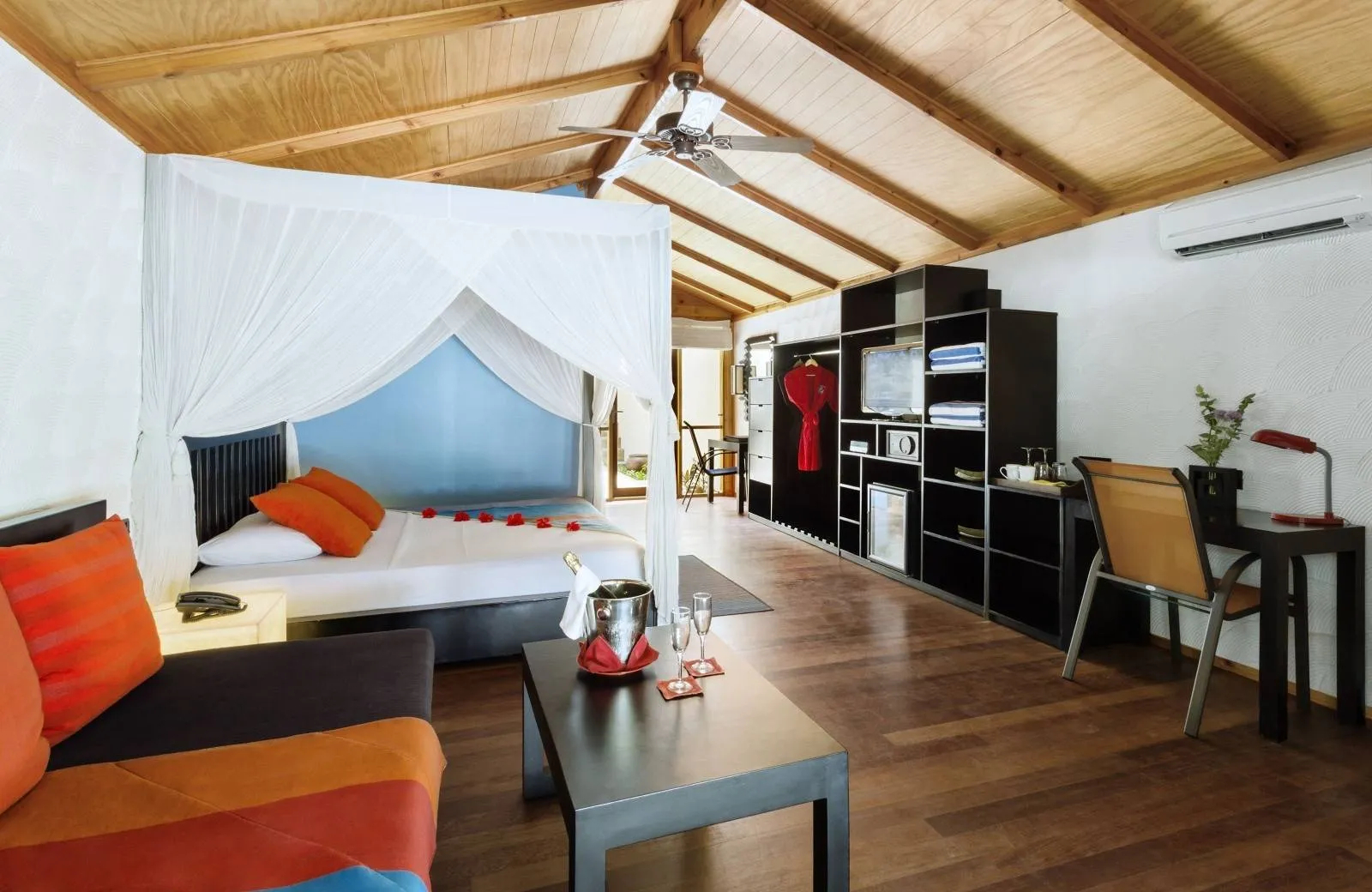 Meeru Island Resort & Spa 4*