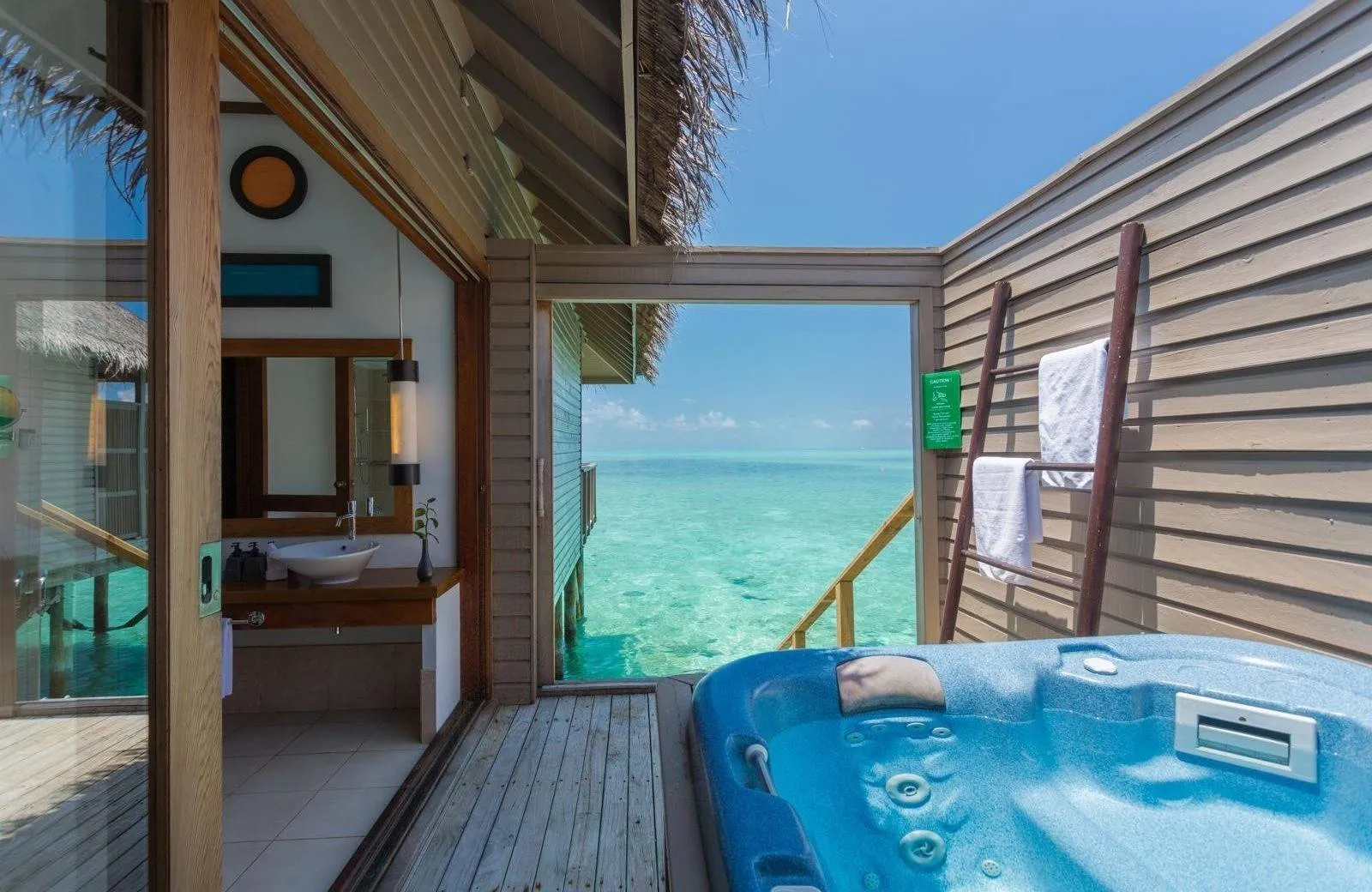 Meeru Island Resort & Spa 4*