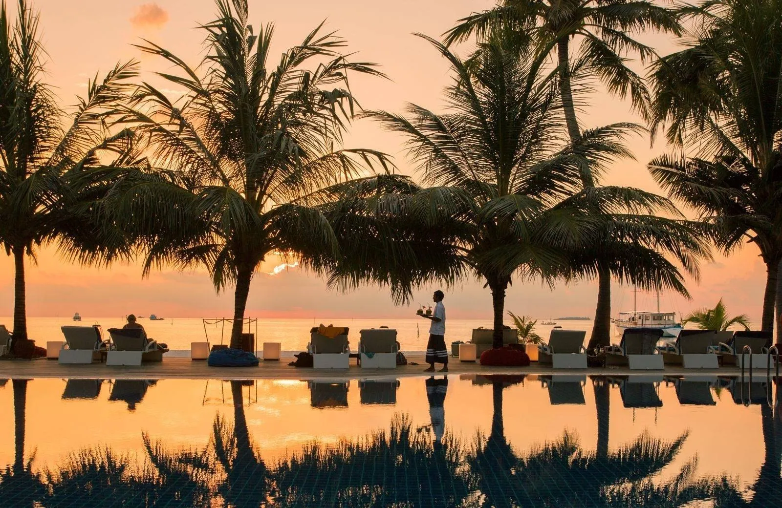 Meeru Island Resort & Spa 4*