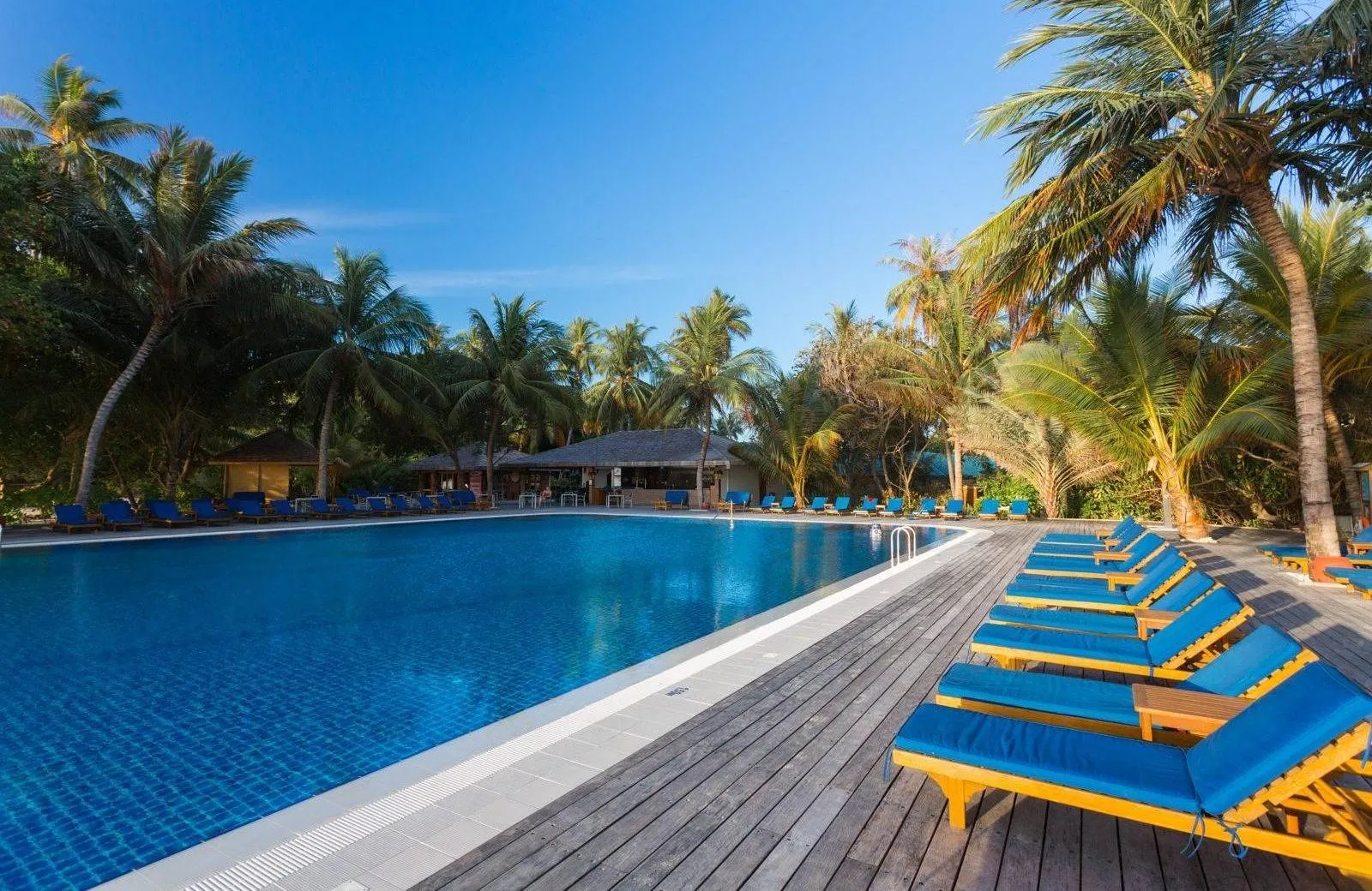 Meeru Island Resort & Spa 4*