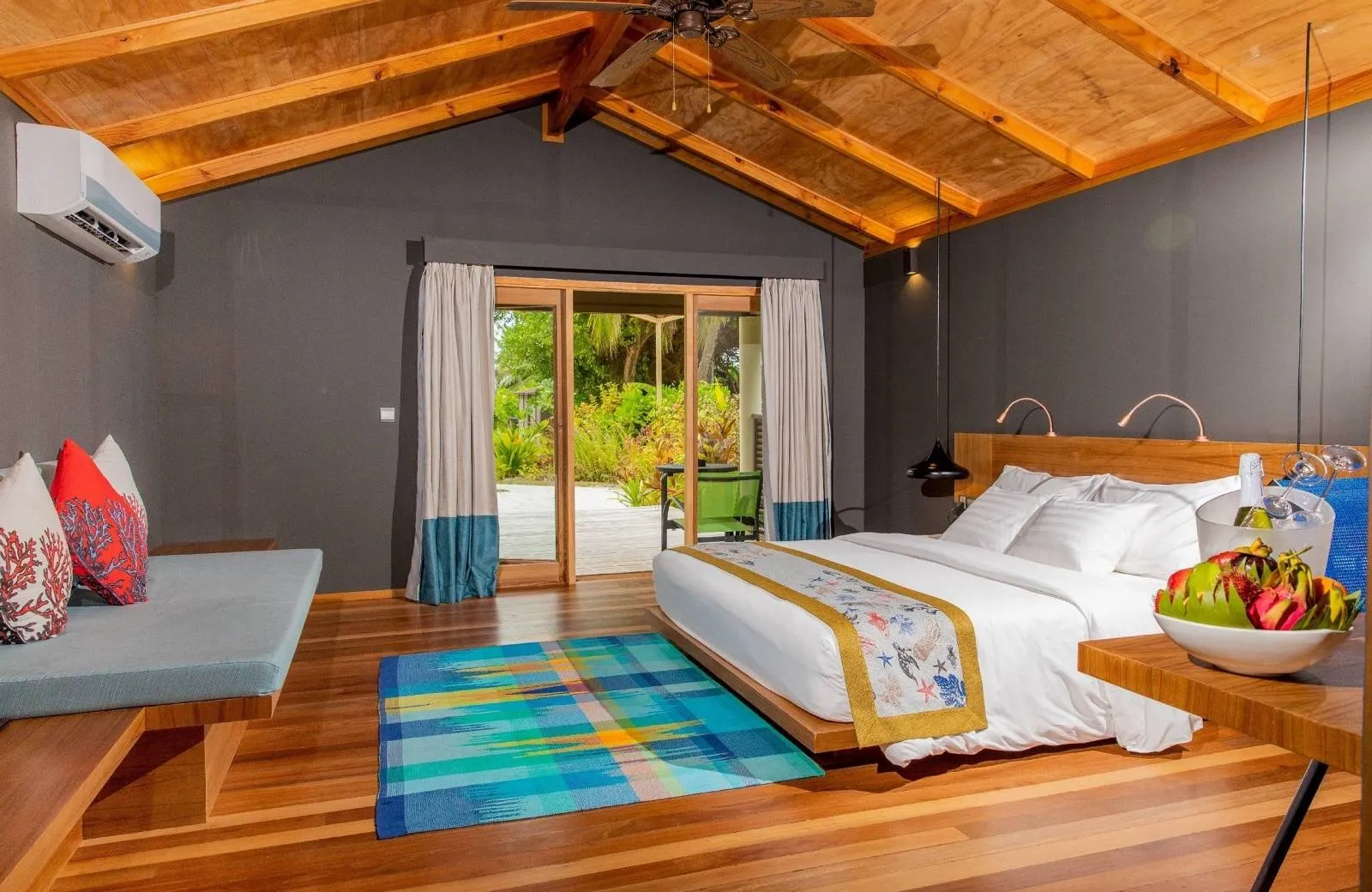 Meeru Island Resort & Spa 4*