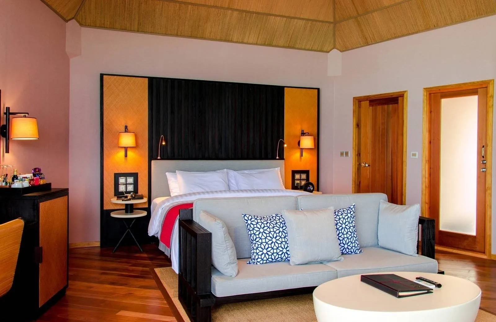 Meeru Island Resort & Spa 4*