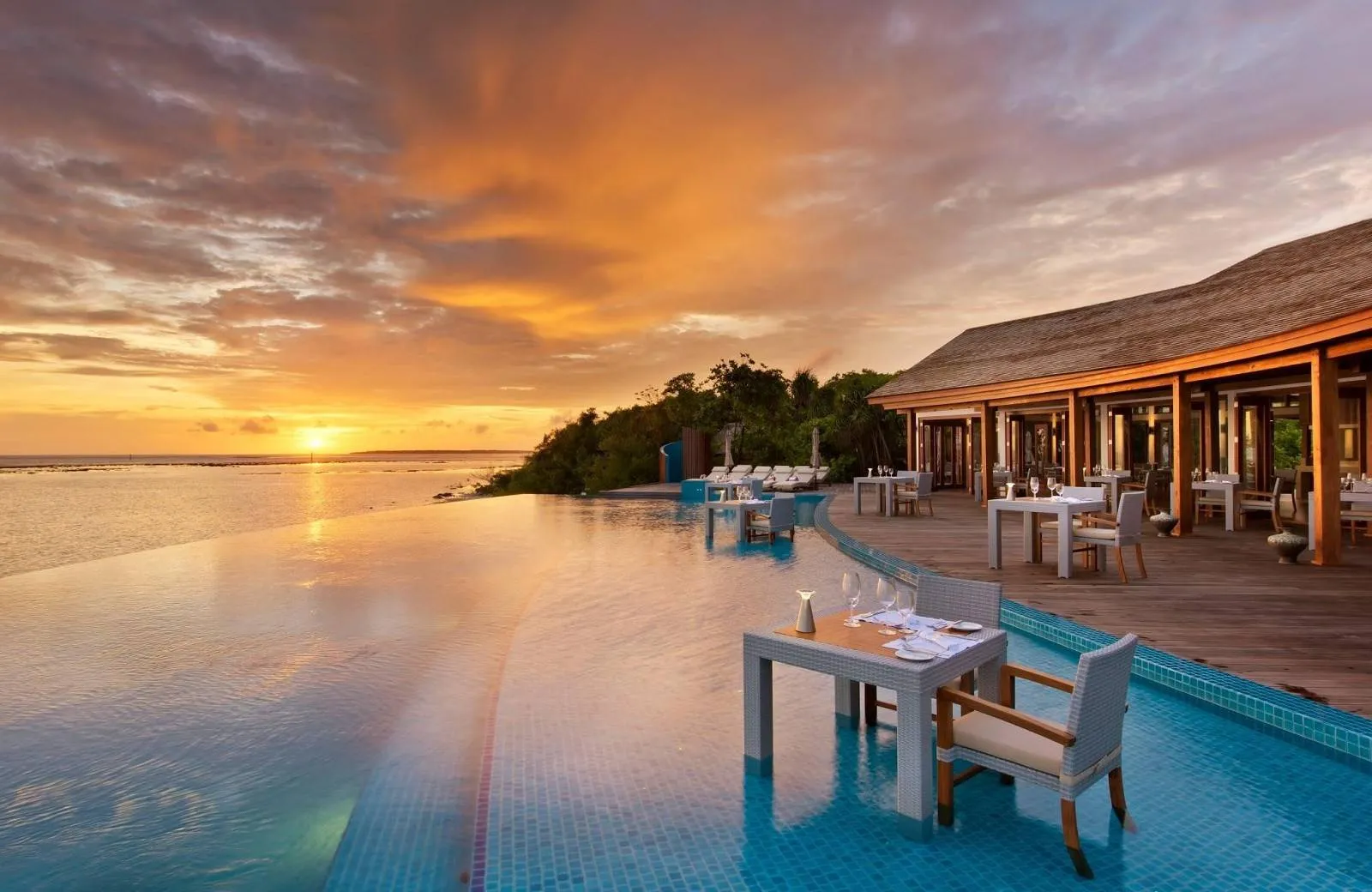 Hideaway Beach Resort & Spa 5*