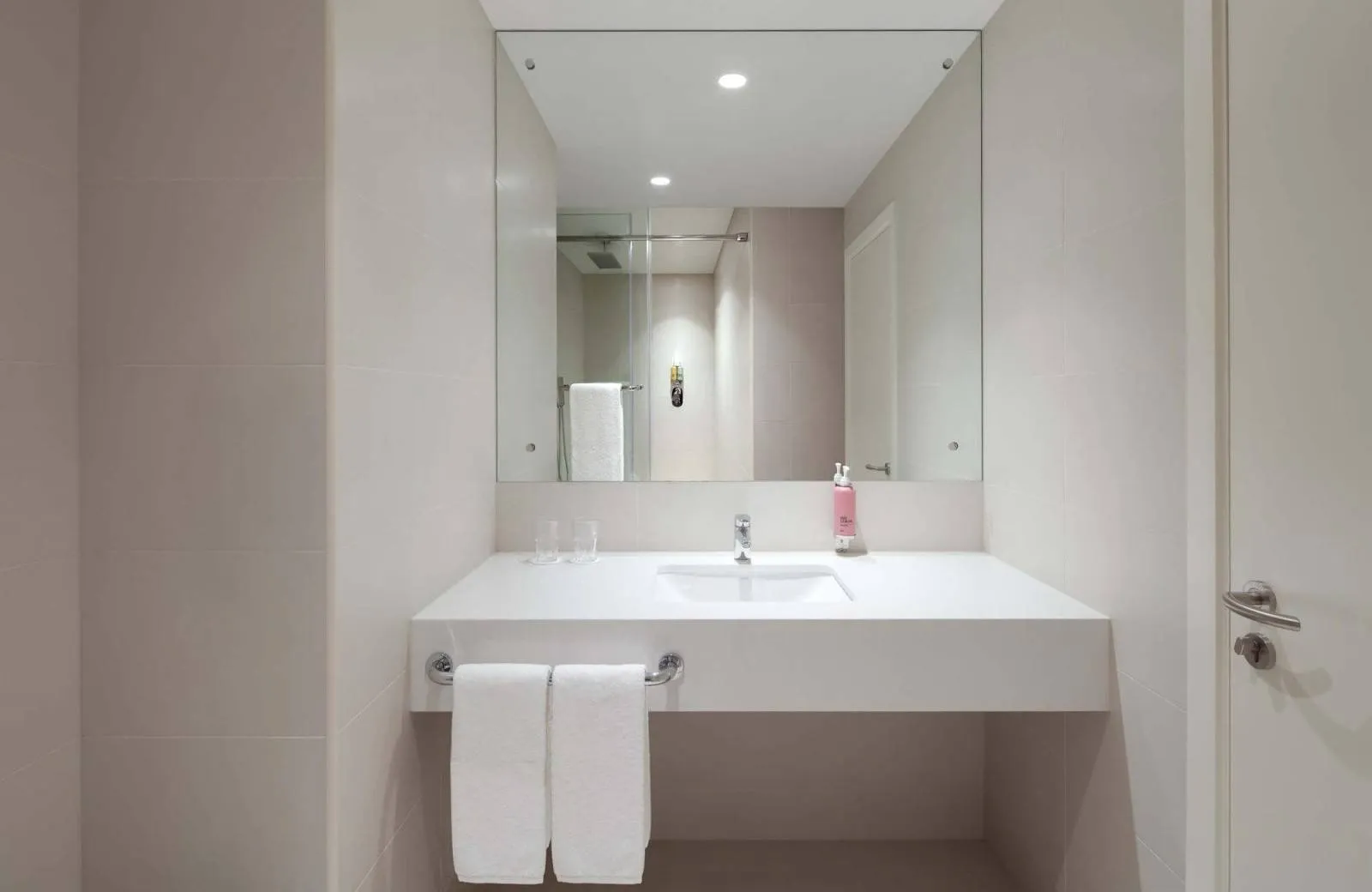 Rove La Mer Beach 3*