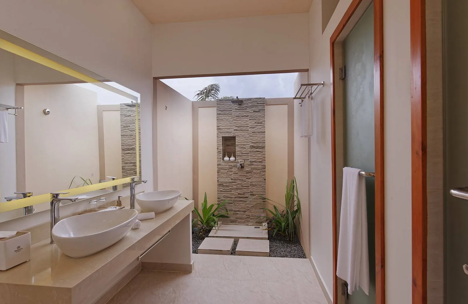 Brennia Kottefaru 5*