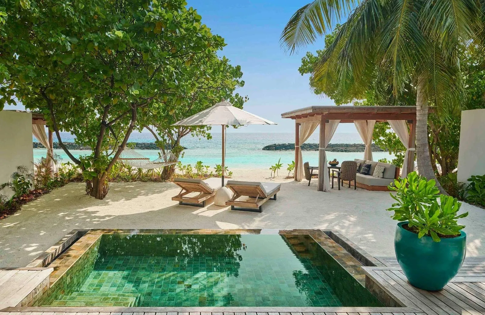 Sirru Fen Fushi Private Lagoon Resort 5*