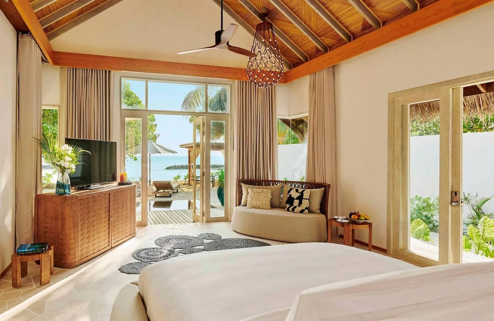 Sirru Fen Fushi Private Lagoon Resort 5*