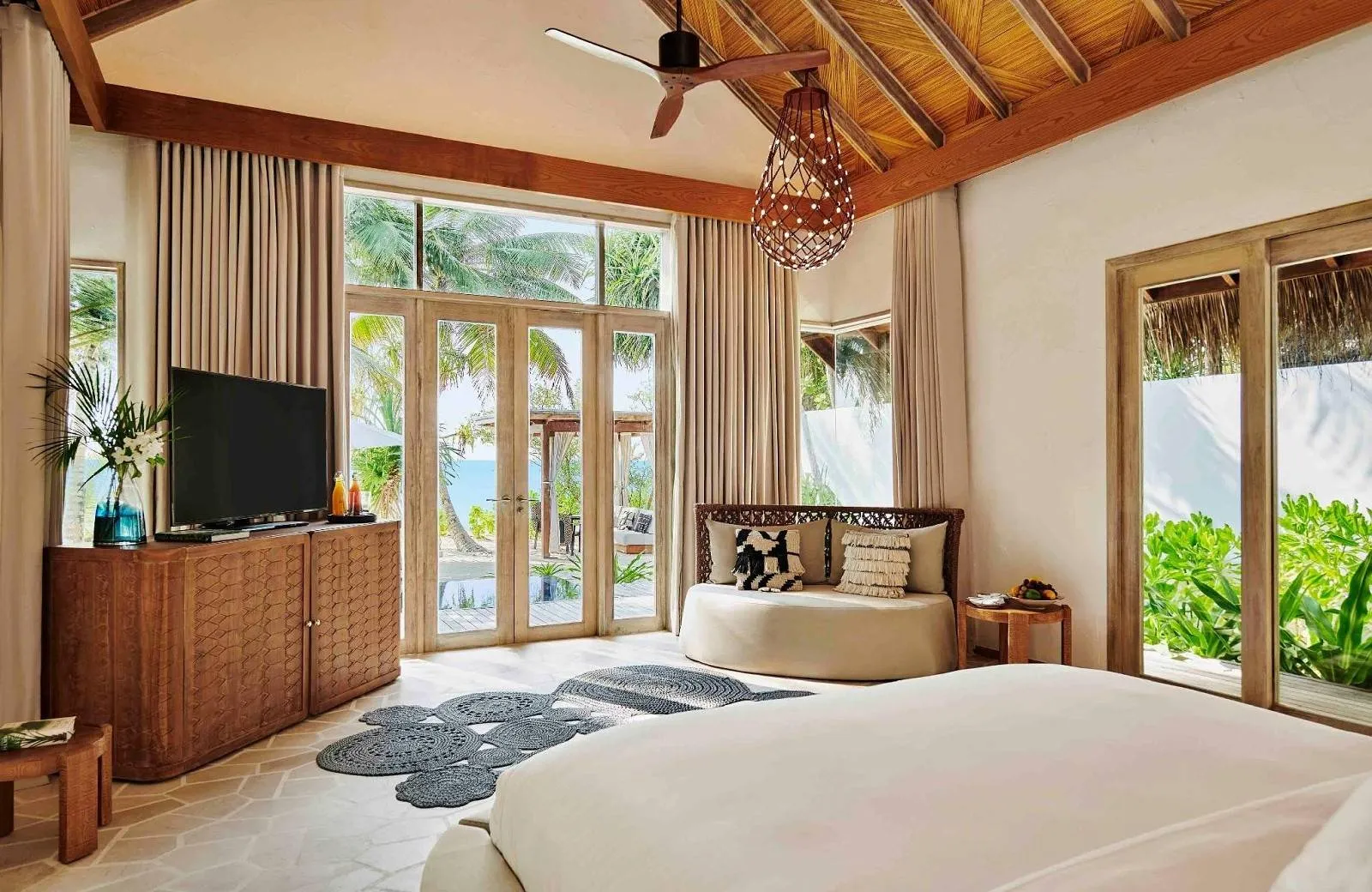 Sirru Fen Fushi Private Lagoon Resort 5*