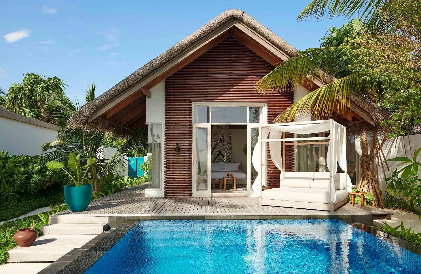 Sirru Fen Fushi Private Lagoon Resort 5*