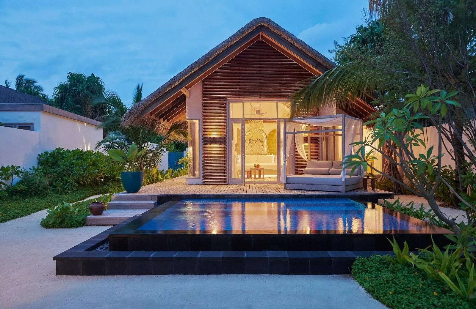 Sirru Fen Fushi Private Lagoon Resort 5*
