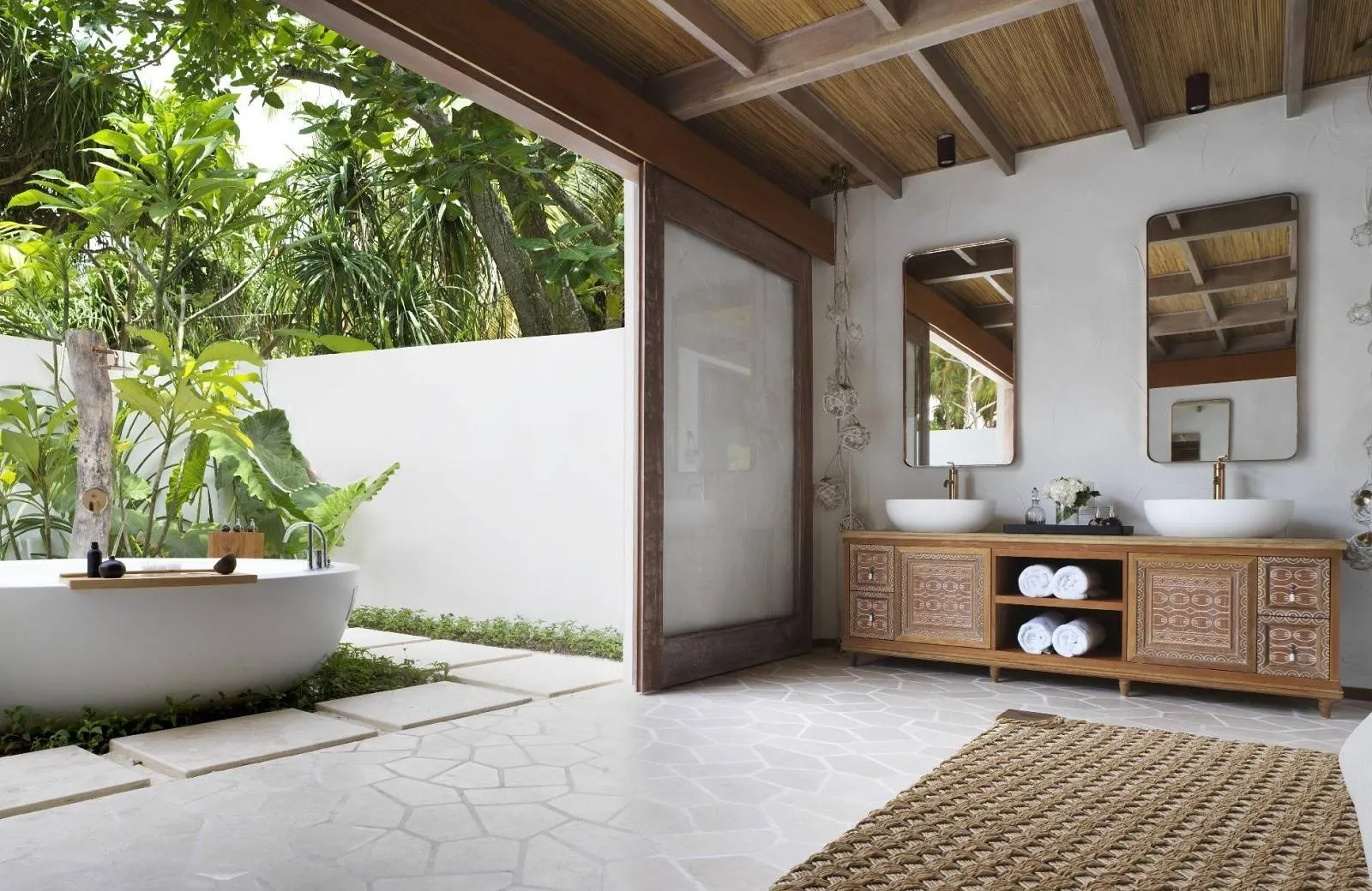 Sirru Fen Fushi Private Lagoon Resort 5*