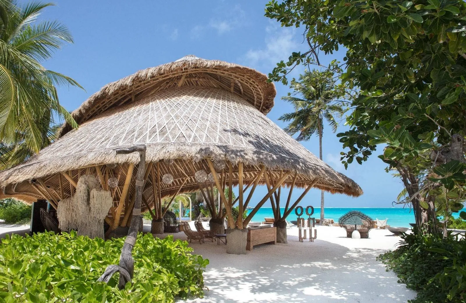 Sirru Fen Fushi Private Lagoon Resort 5*