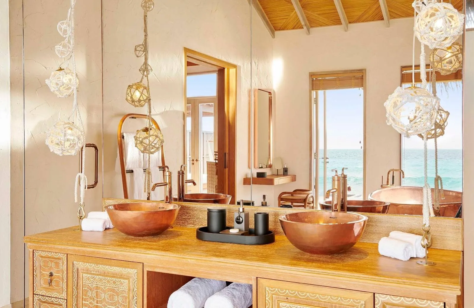 Sirru Fen Fushi Private Lagoon Resort 5*