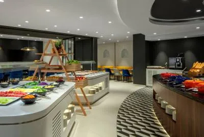 Hyatt Place Dubai Jumeirah 4*