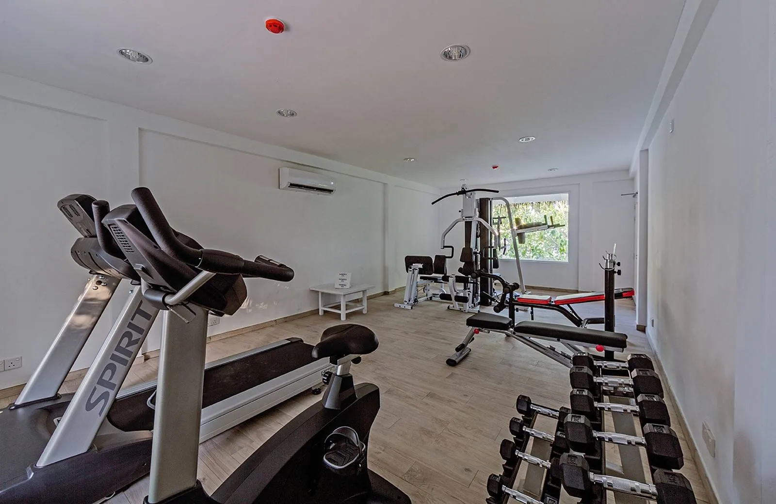 Sandies Bathala Resort 4*