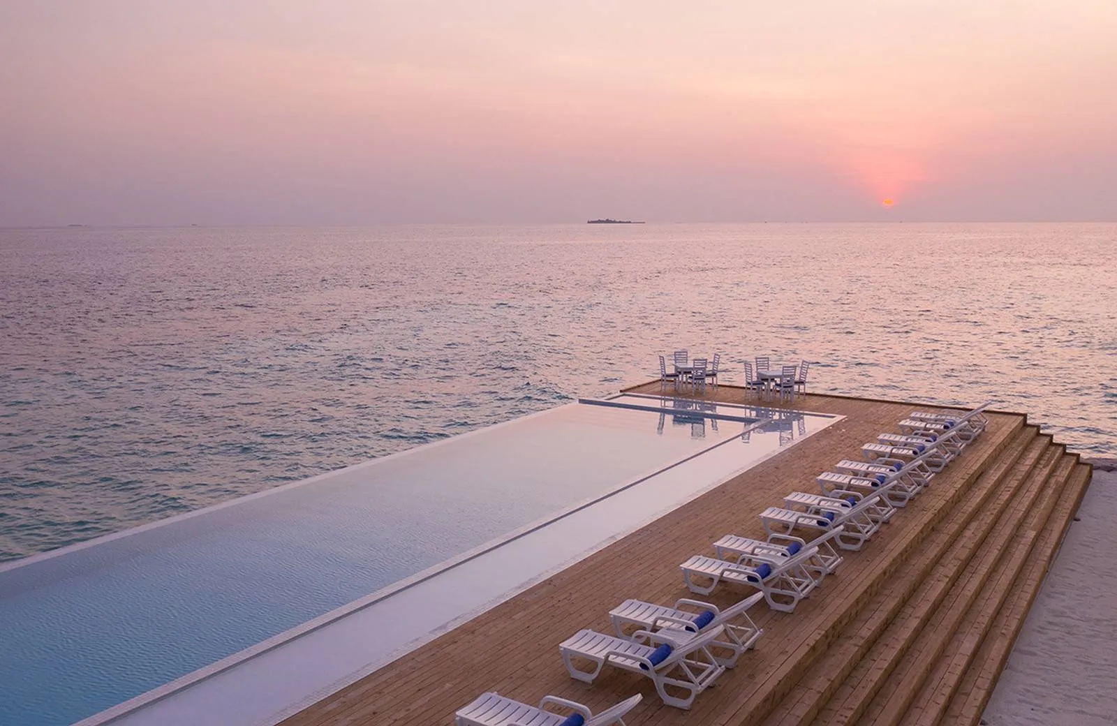 Sandies Bathala Resort 4*