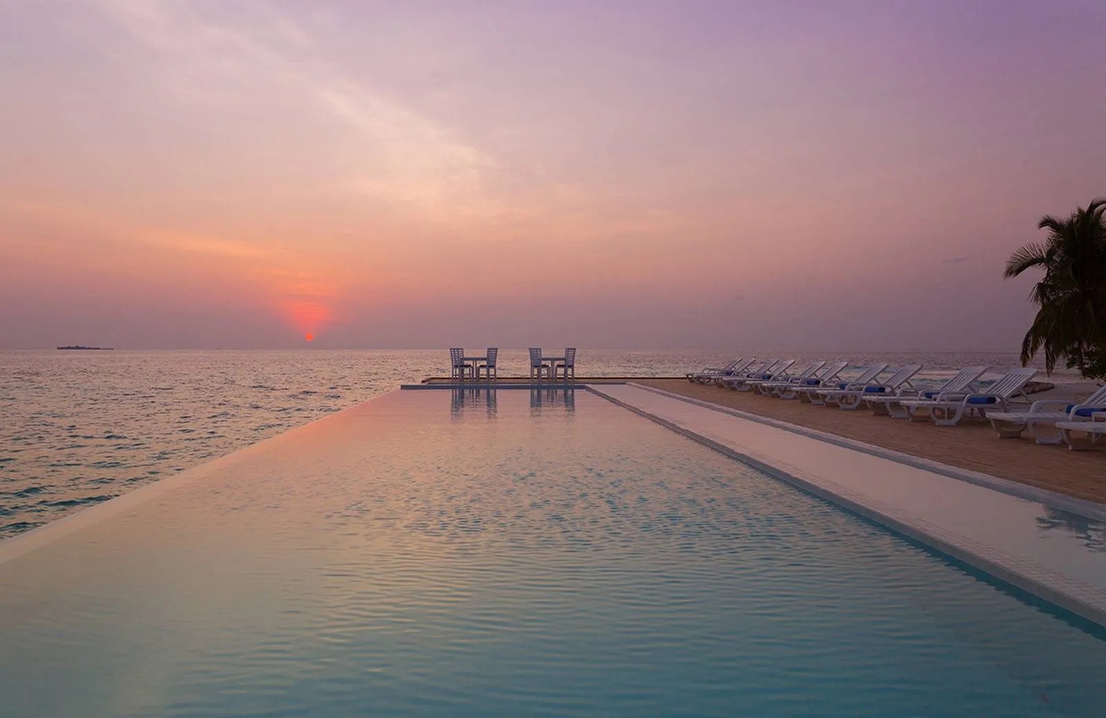 Sandies Bathala Resort 4*