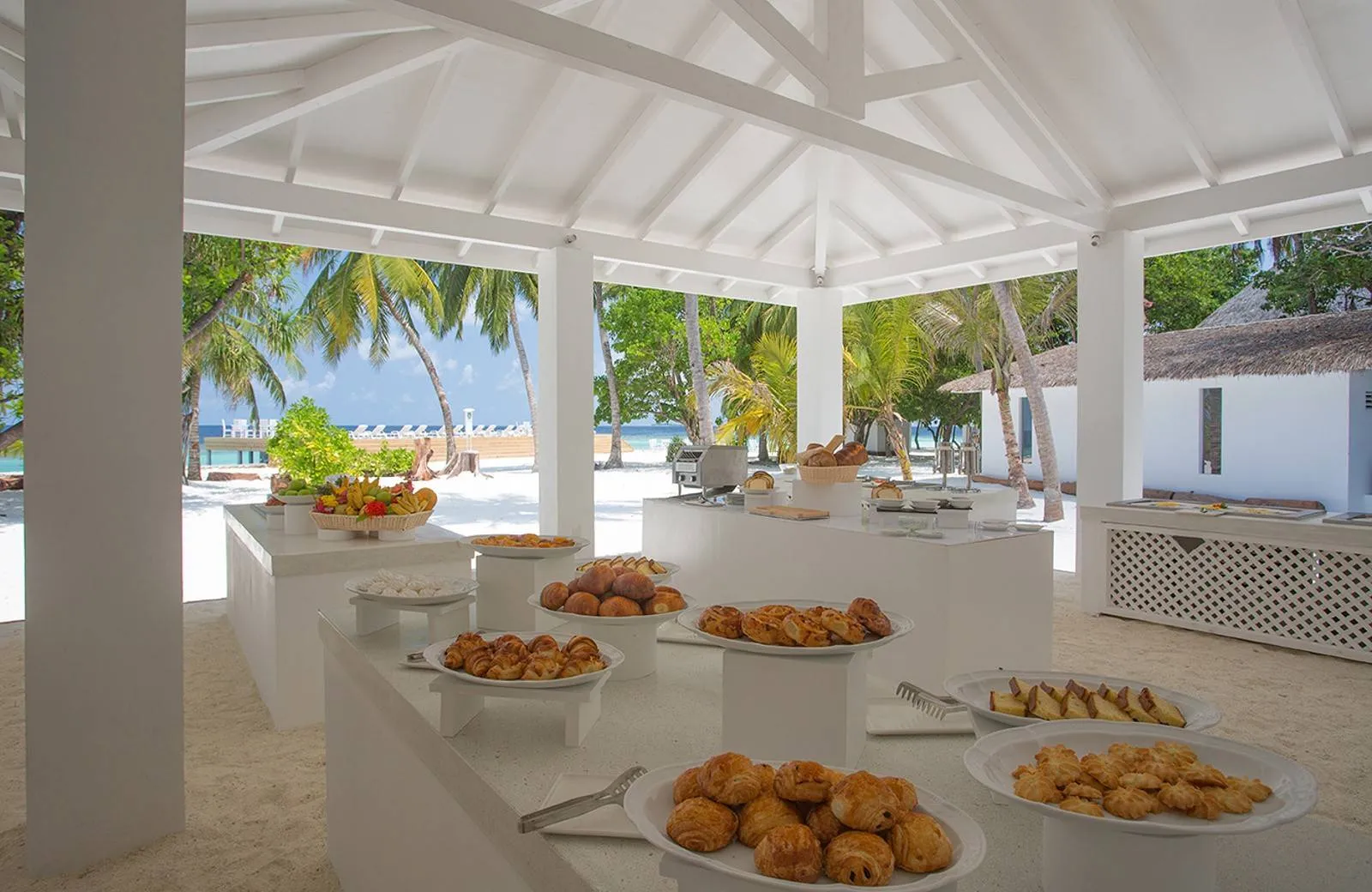 Sandies Bathala Resort 4*