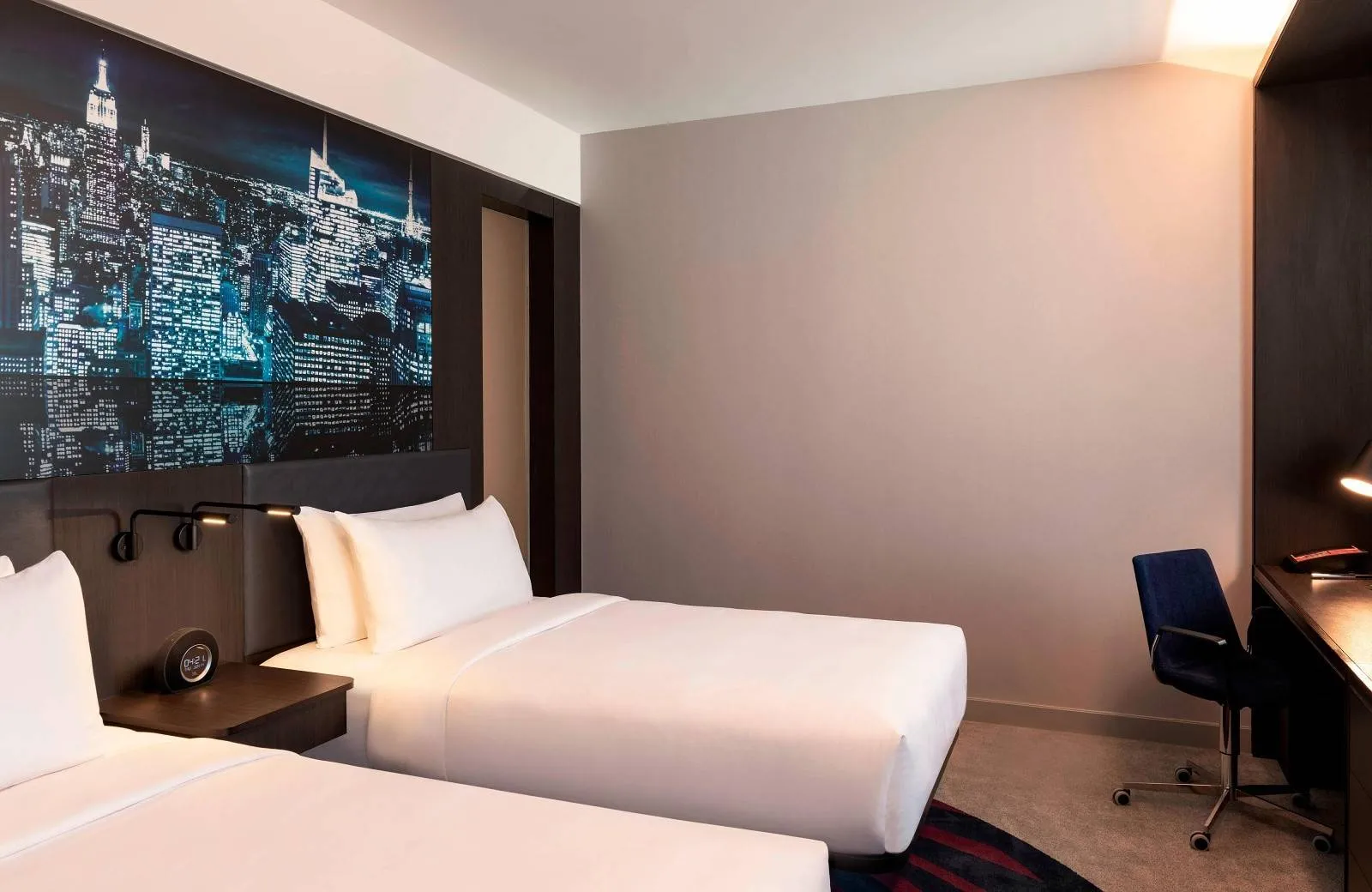 Aloft Dubai Creek 4*