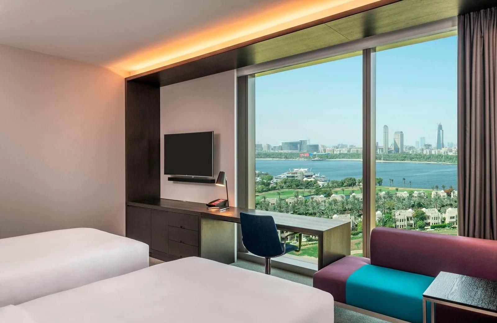 Aloft Dubai Creek 4*