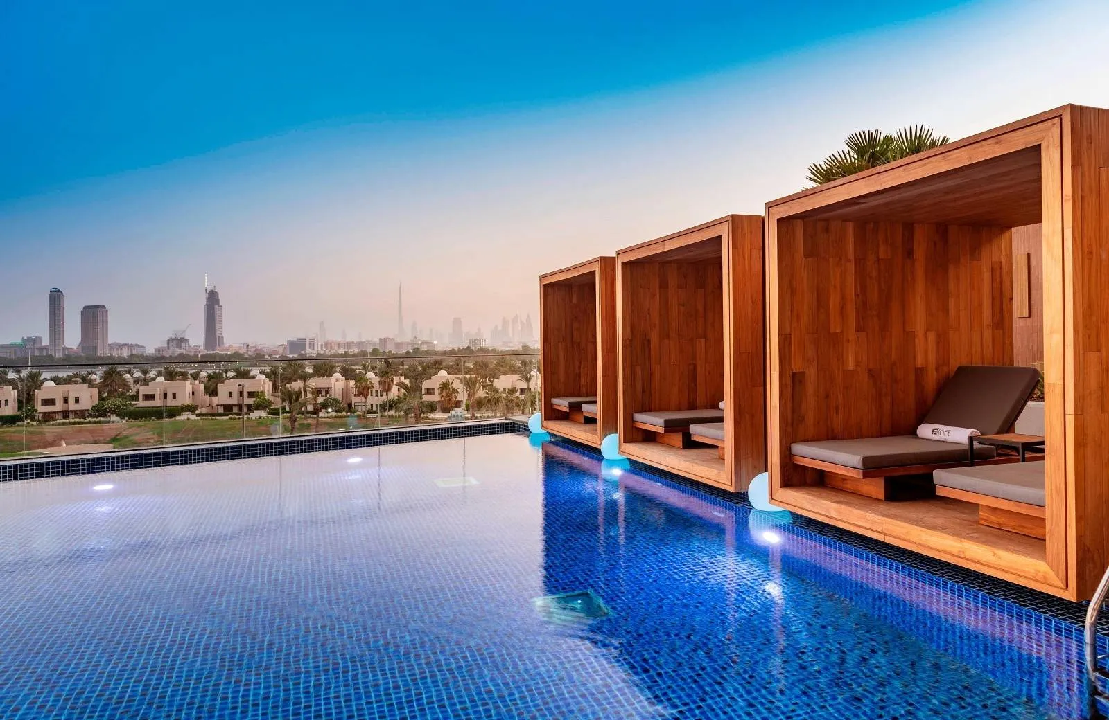 Aloft Dubai Creek 4*