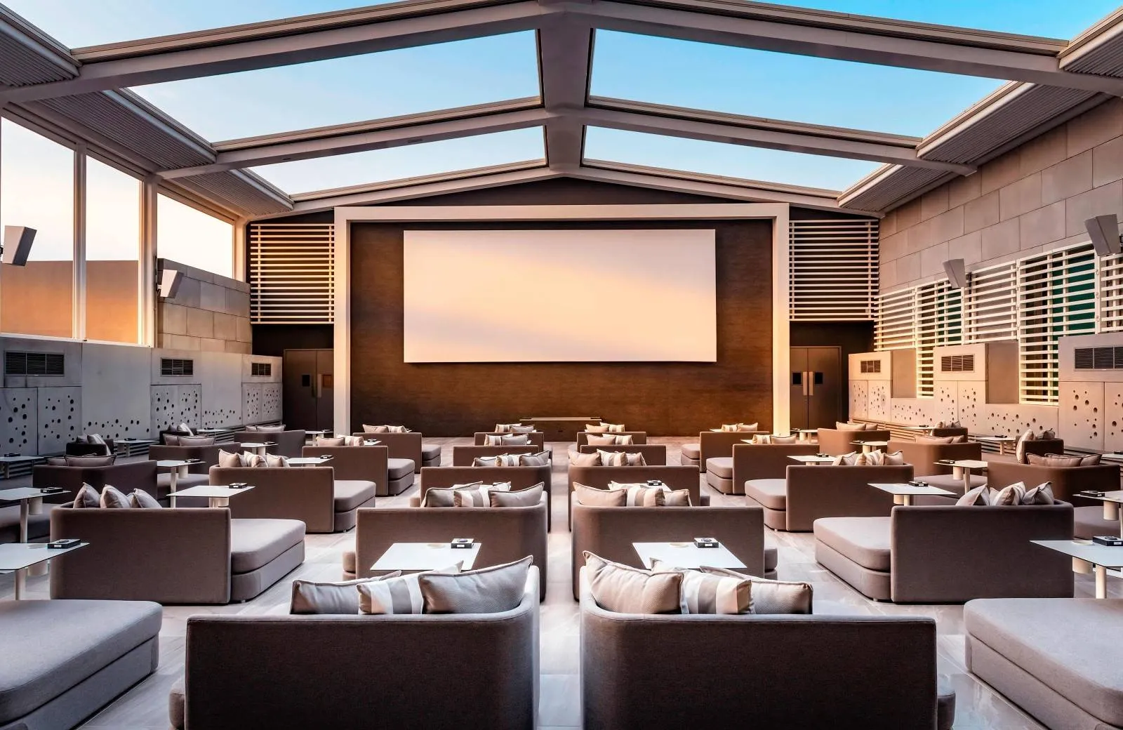 Aloft Dubai Creek 4*