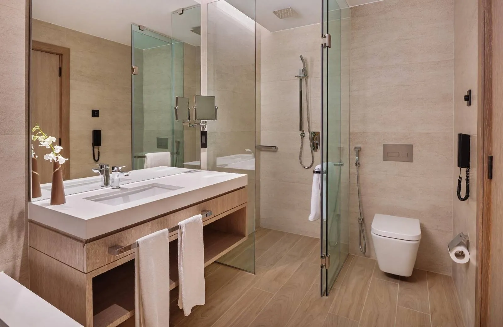 JA Lake View Hotel 5*