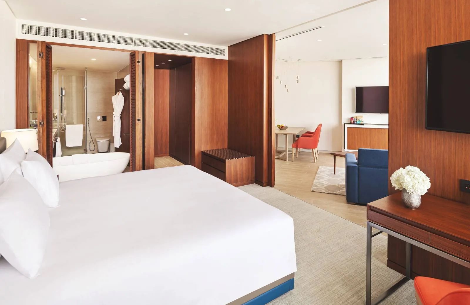 JA Lake View Hotel 5*