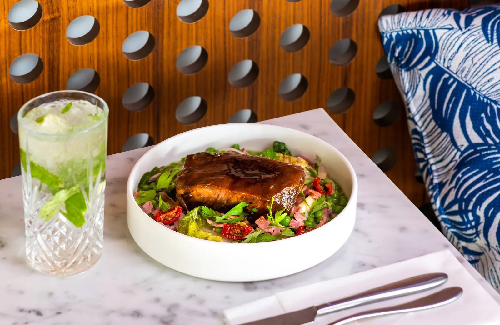 JA Lake View Hotel 5*