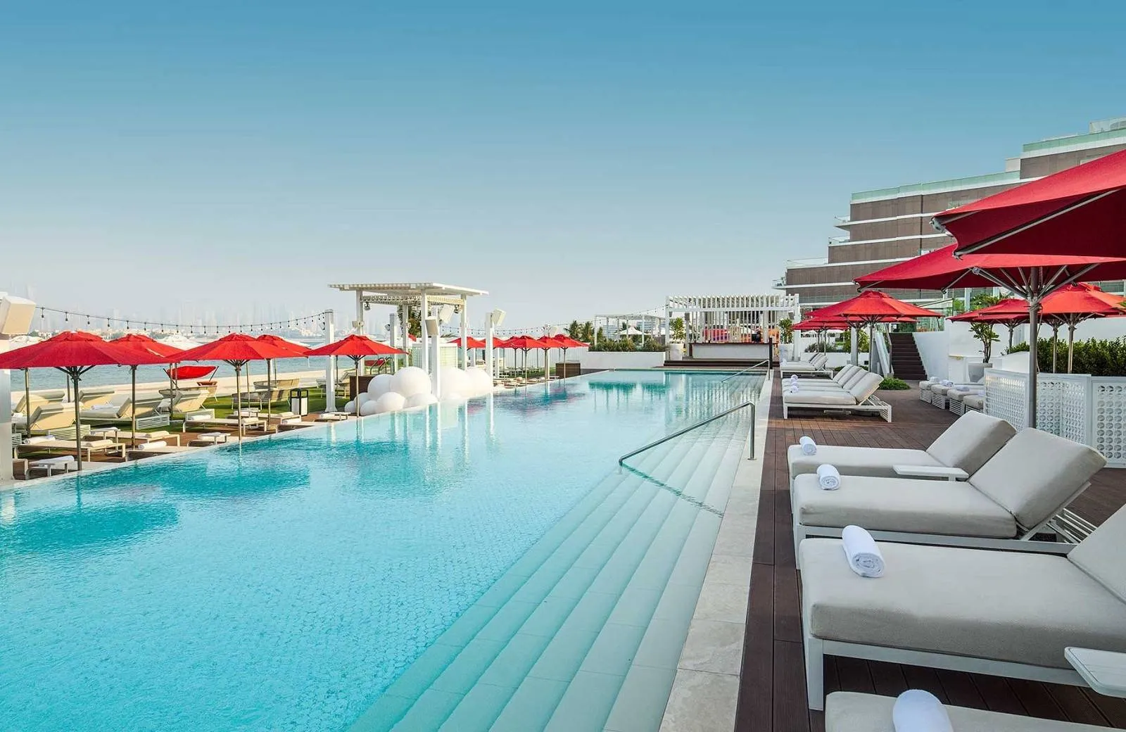 Th8 Palm Dubai Beach Resort Vignette Collection 5*