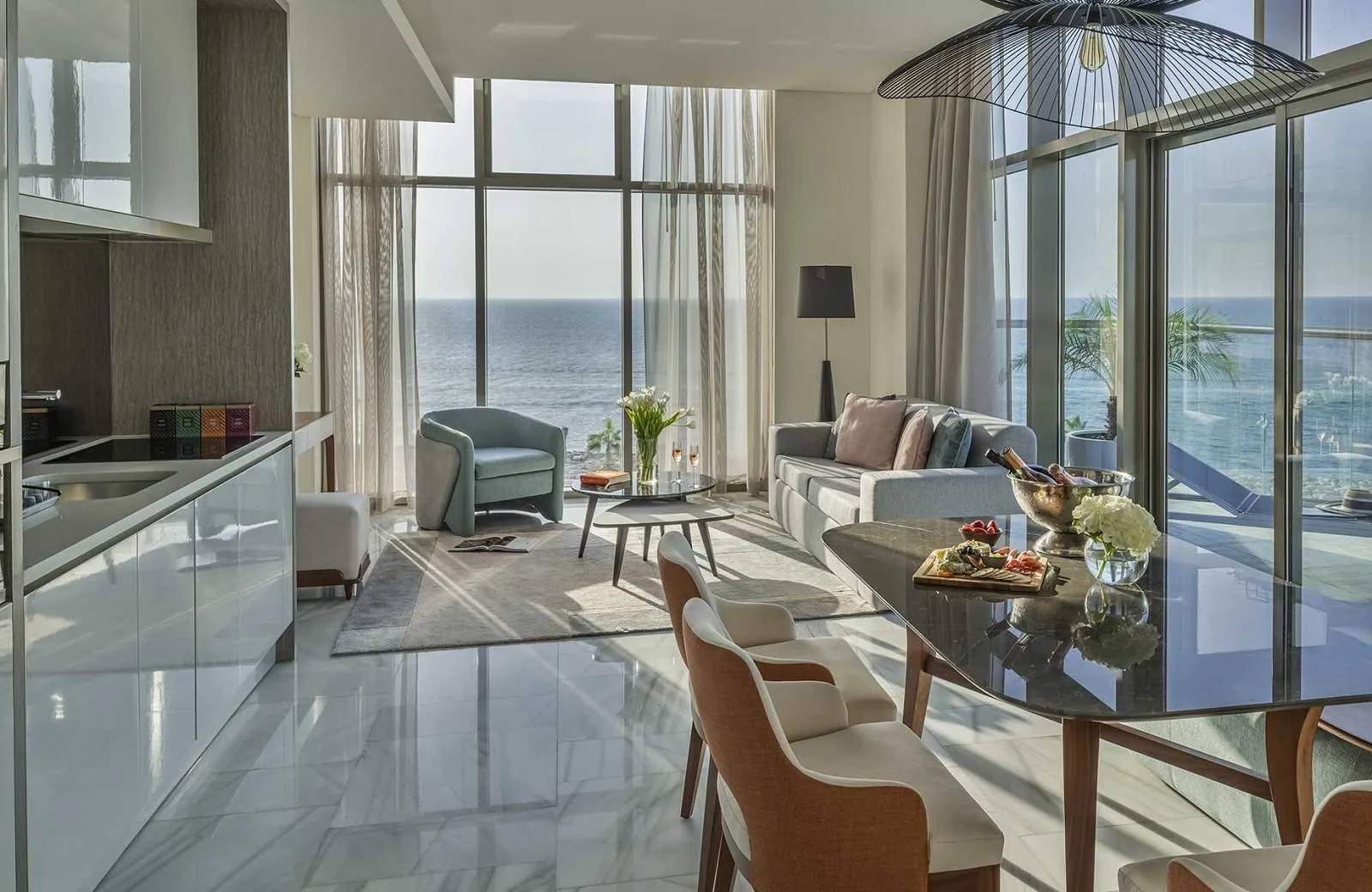 Th8 Palm Dubai Beach Resort Vignette Collection 5*