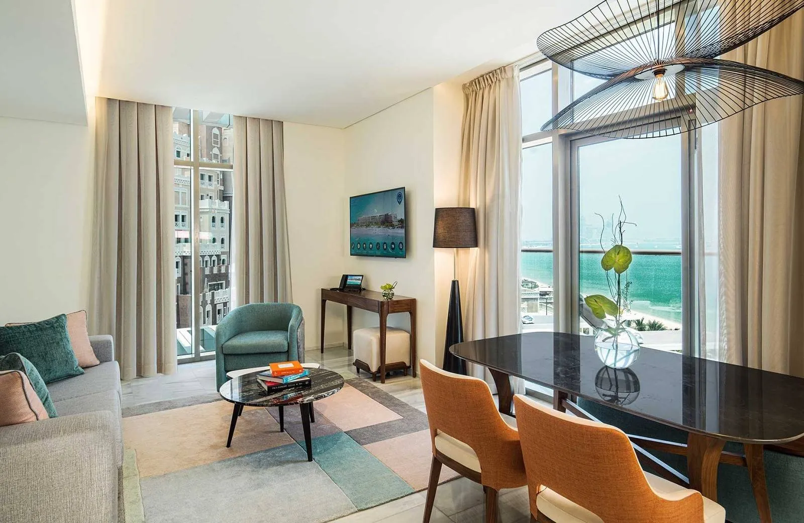 Th8 Palm Dubai Beach Resort Vignette Collection 5*