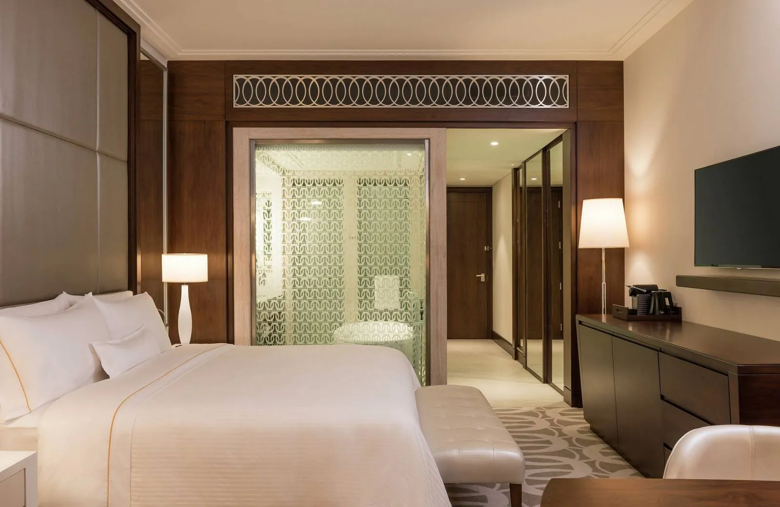 Hilton Dubai Al Habtoor City 5*