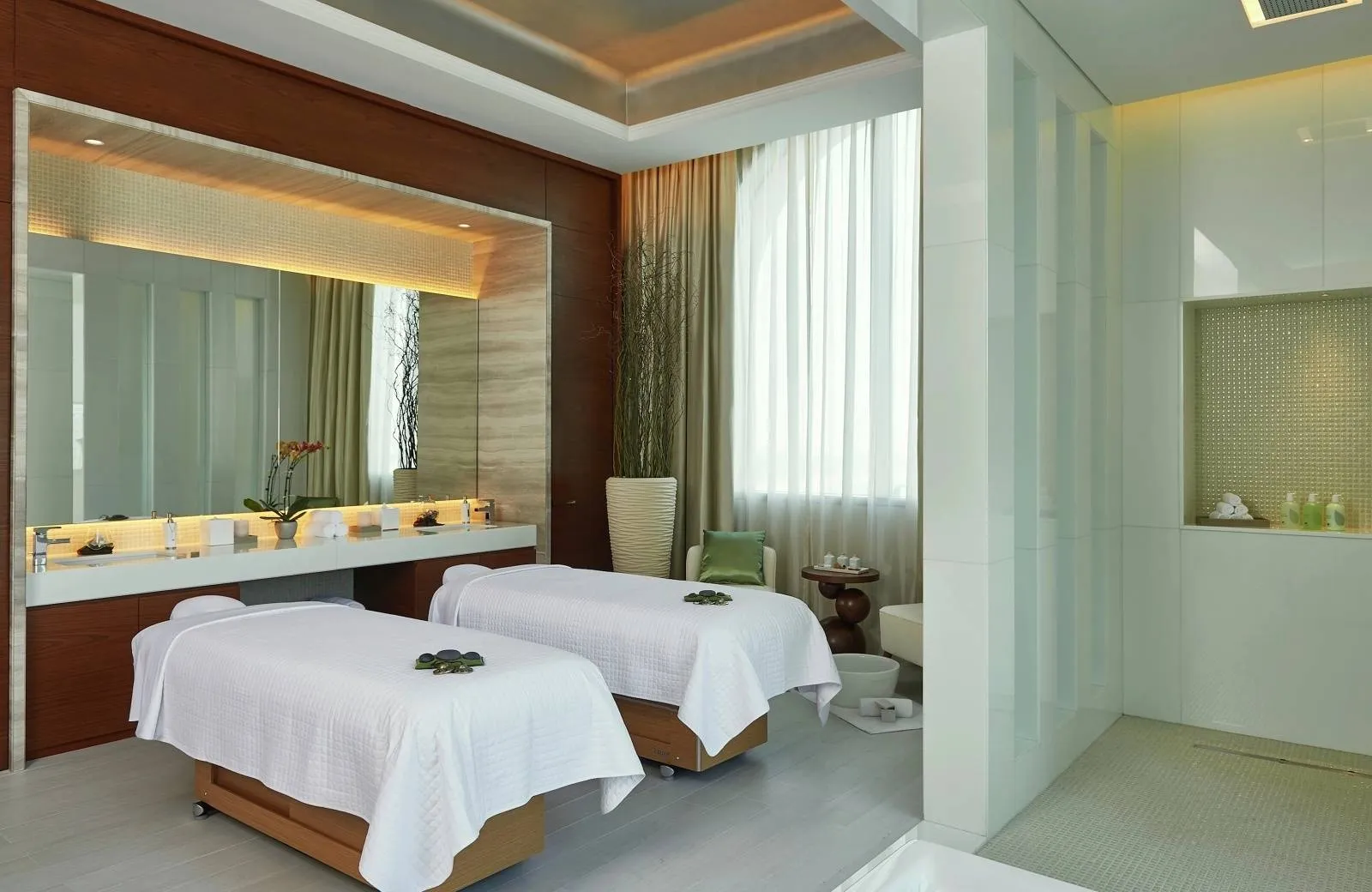 Hilton Dubai Al Habtoor City 5*