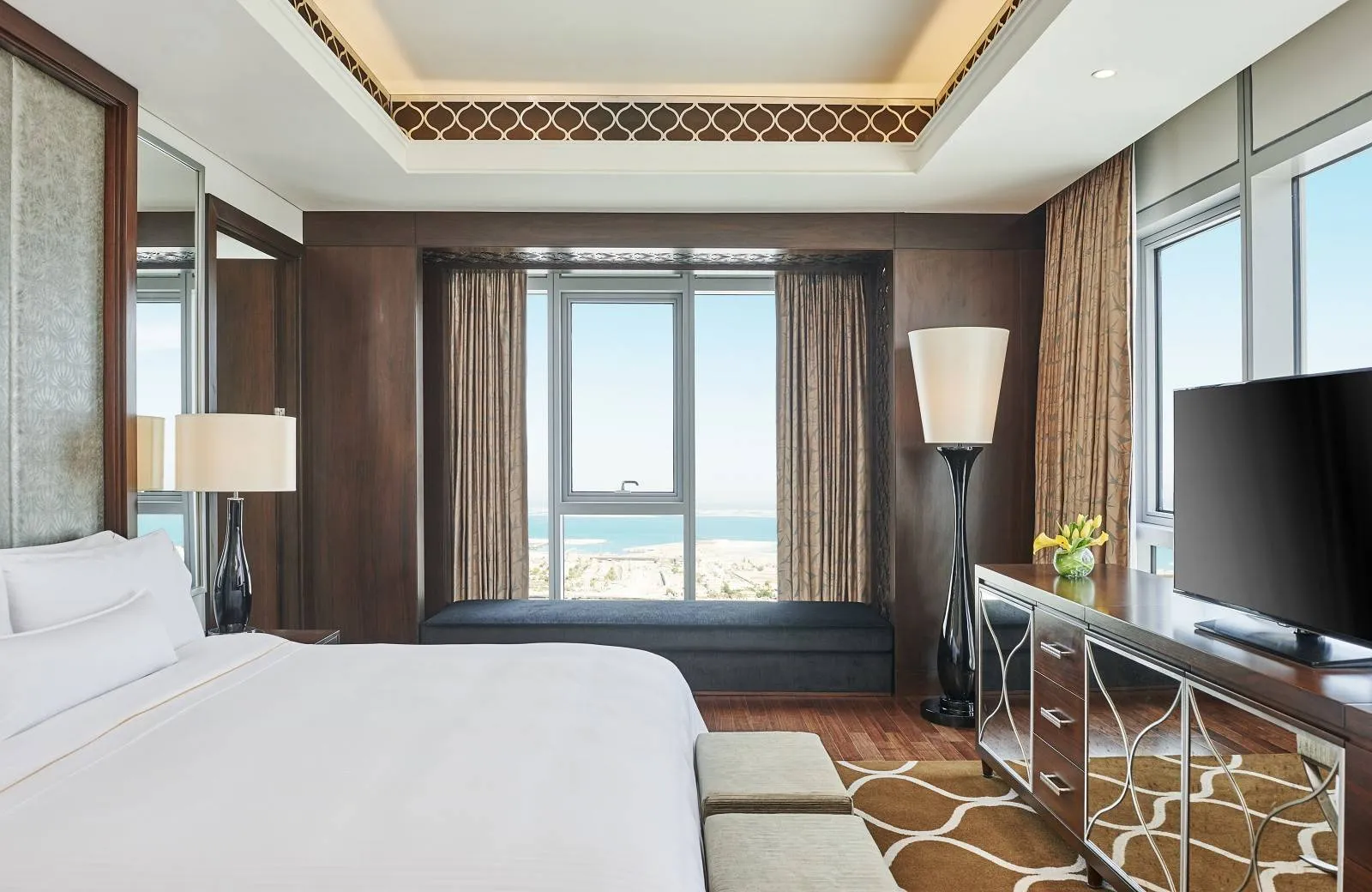 Hilton Dubai Al Habtoor City 5*