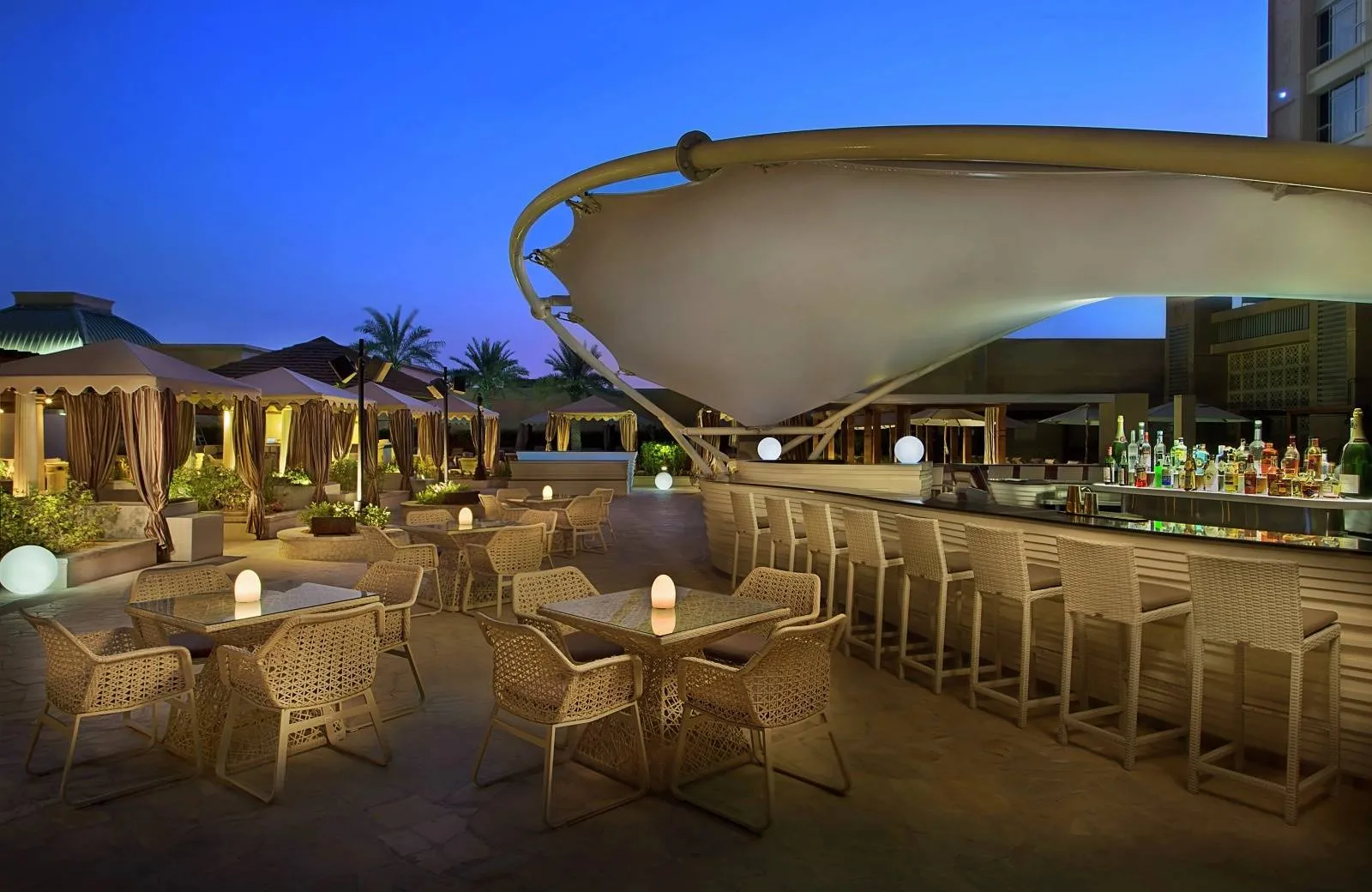 Hilton Dubai Al Habtoor City 5*