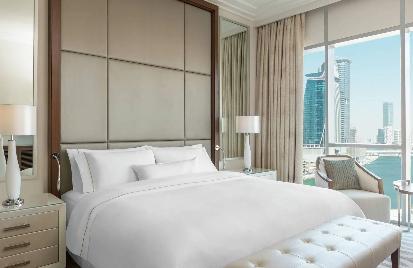 Hilton Dubai Al Habtoor City 5*