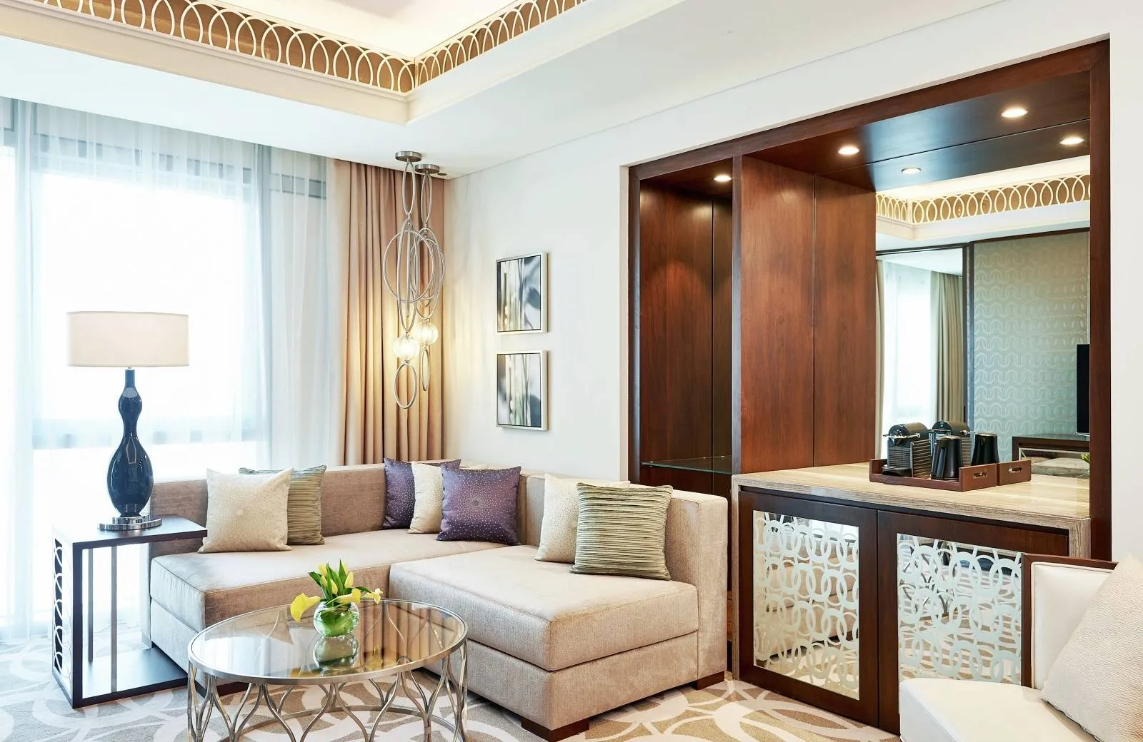 Hilton Dubai Al Habtoor City 5*