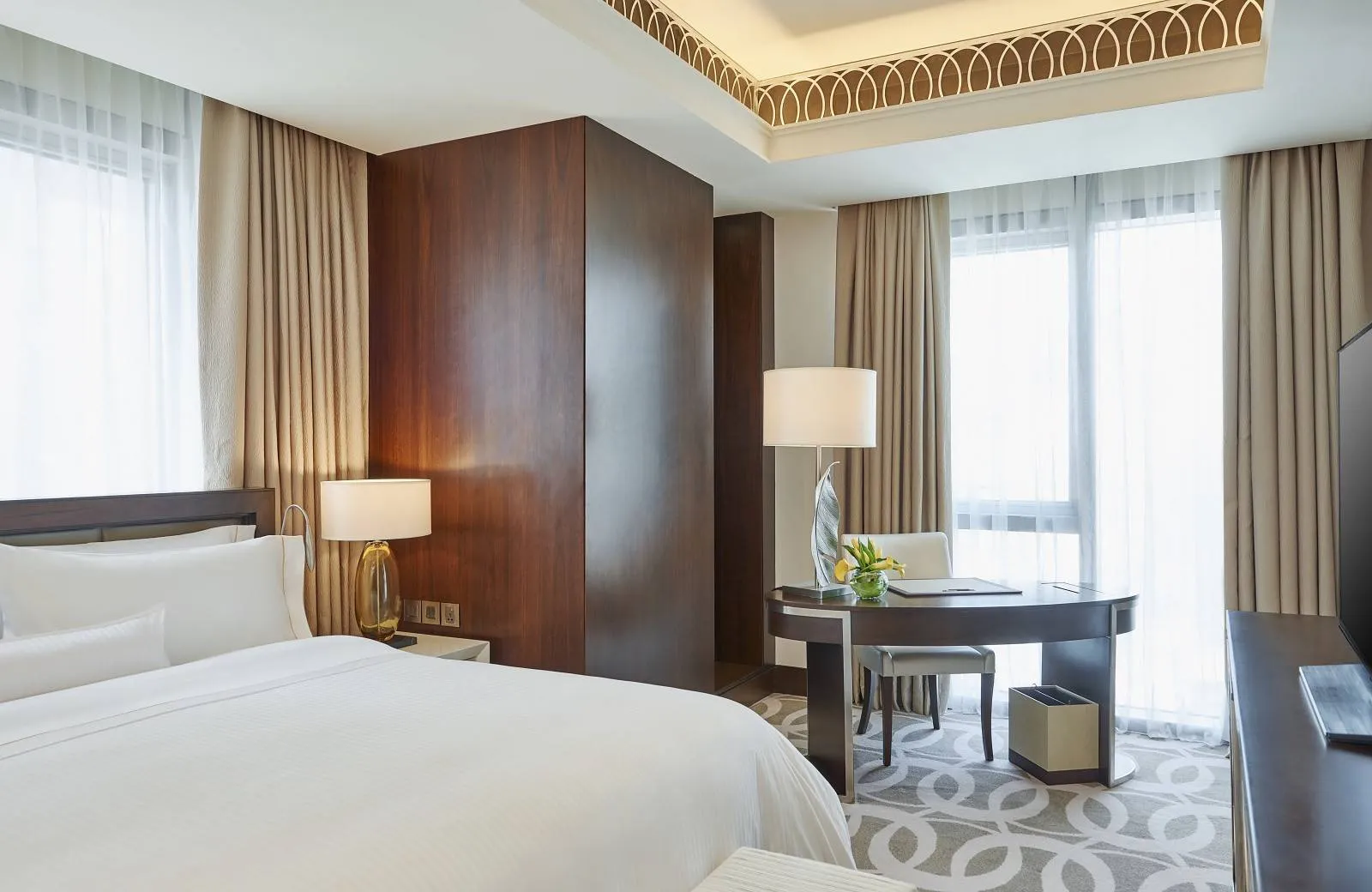 Hilton Dubai Al Habtoor City 5*