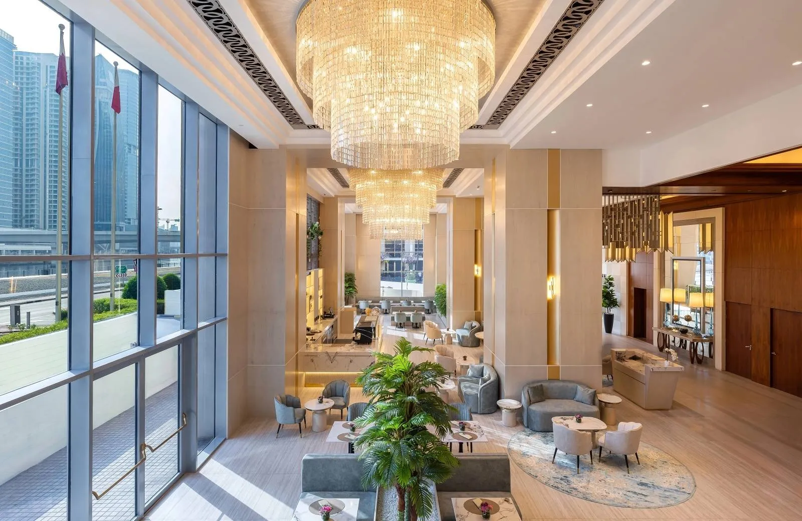 Hilton Dubai Al Habtoor City 5*